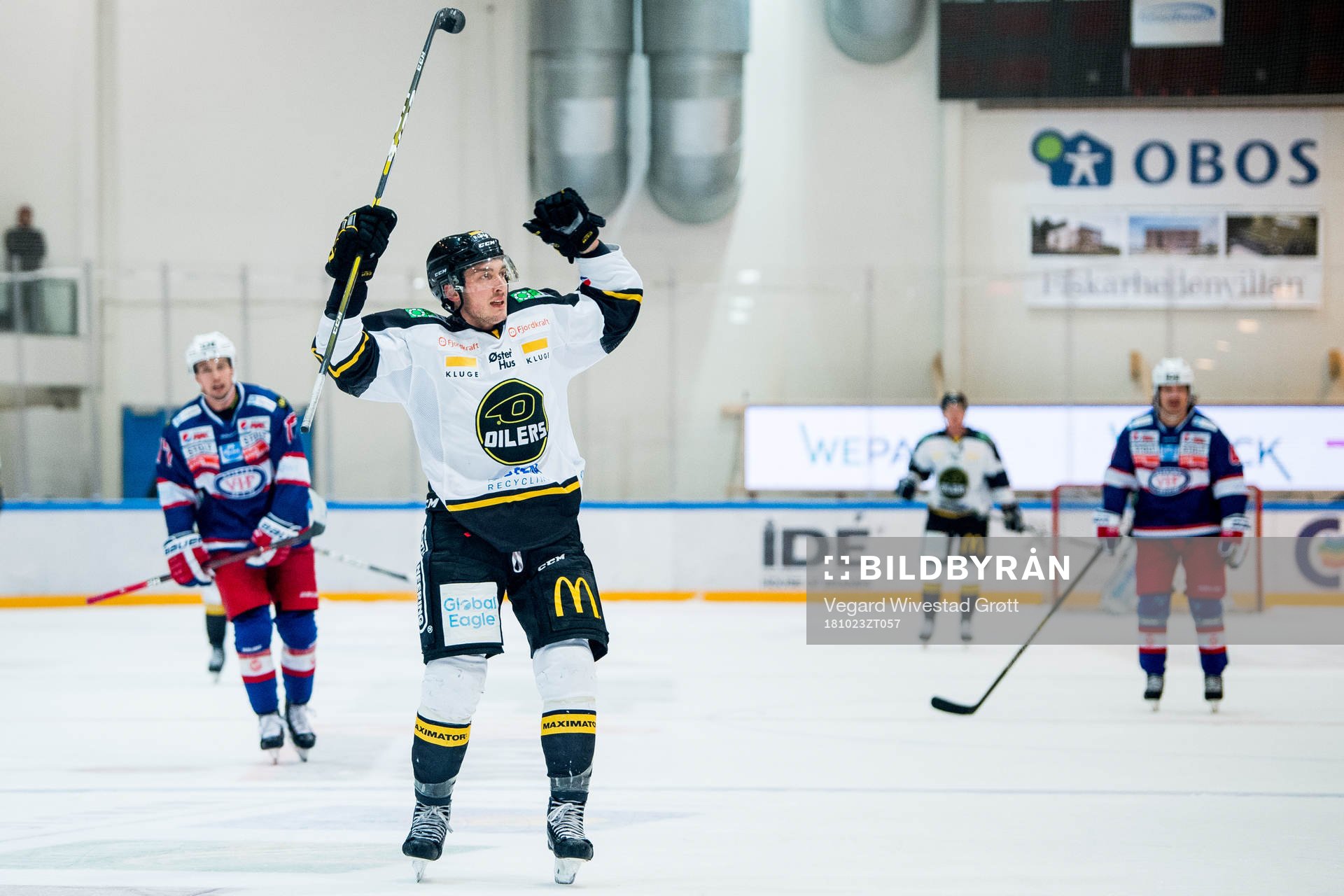 Philip Anthony Lane of Stavanger Oilers celebrates