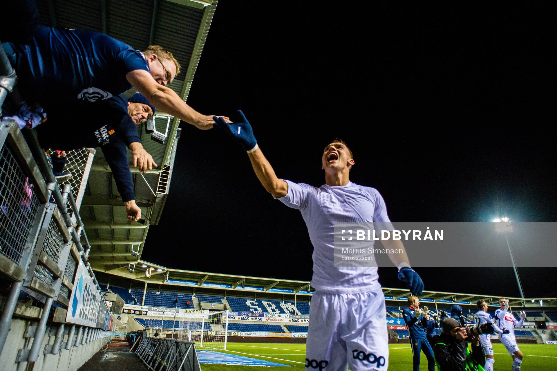 Markus Lund Nakkim of Viking celebrates with the fans