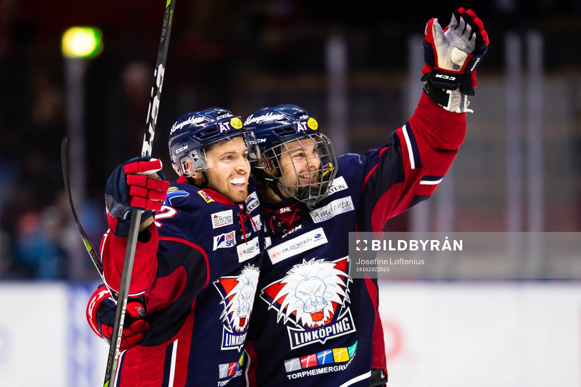 Linköpings Lukas Bengtsson och Andrew Gordon jublar