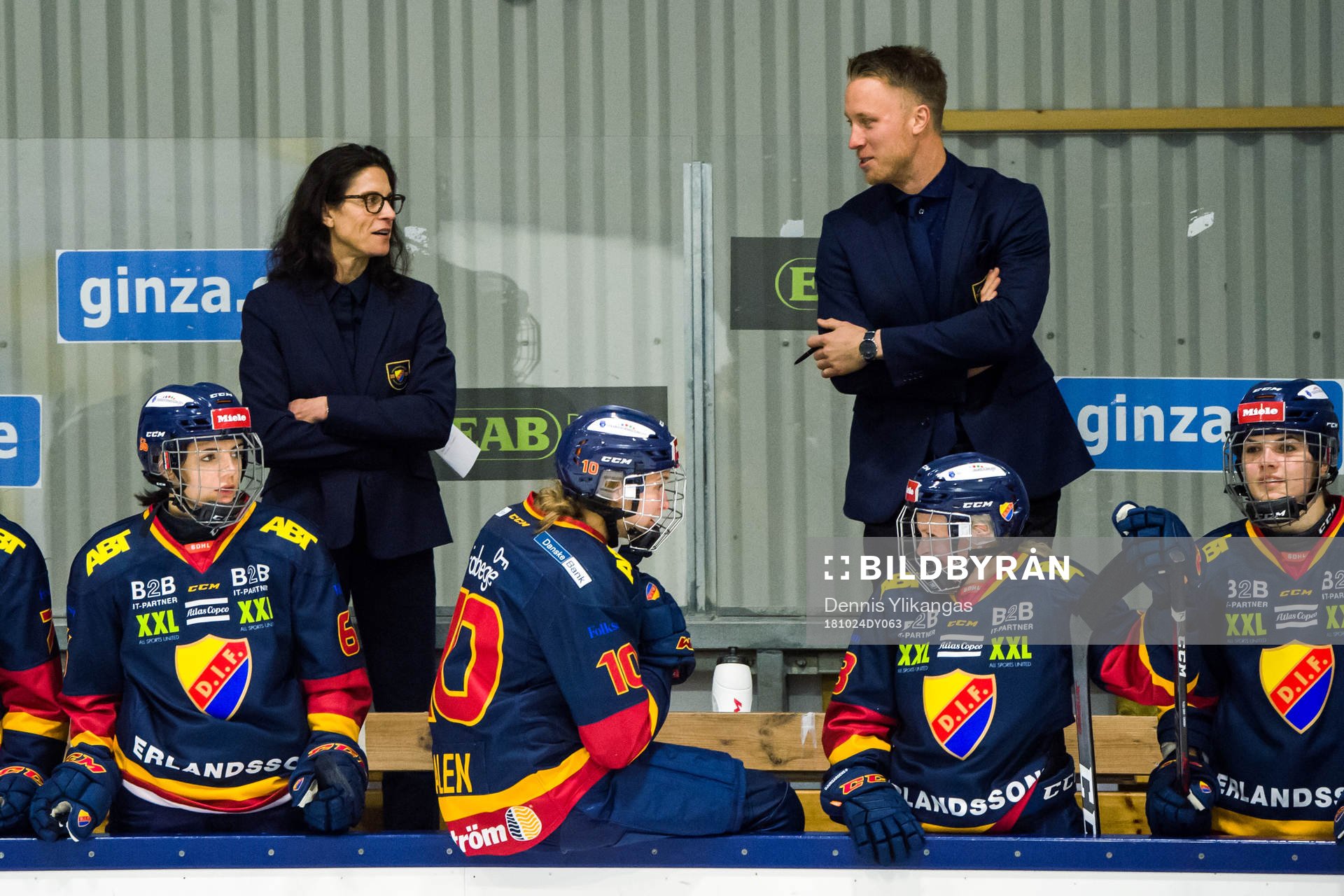 Djurgårdens tränare Alana Blahoski och assisterande