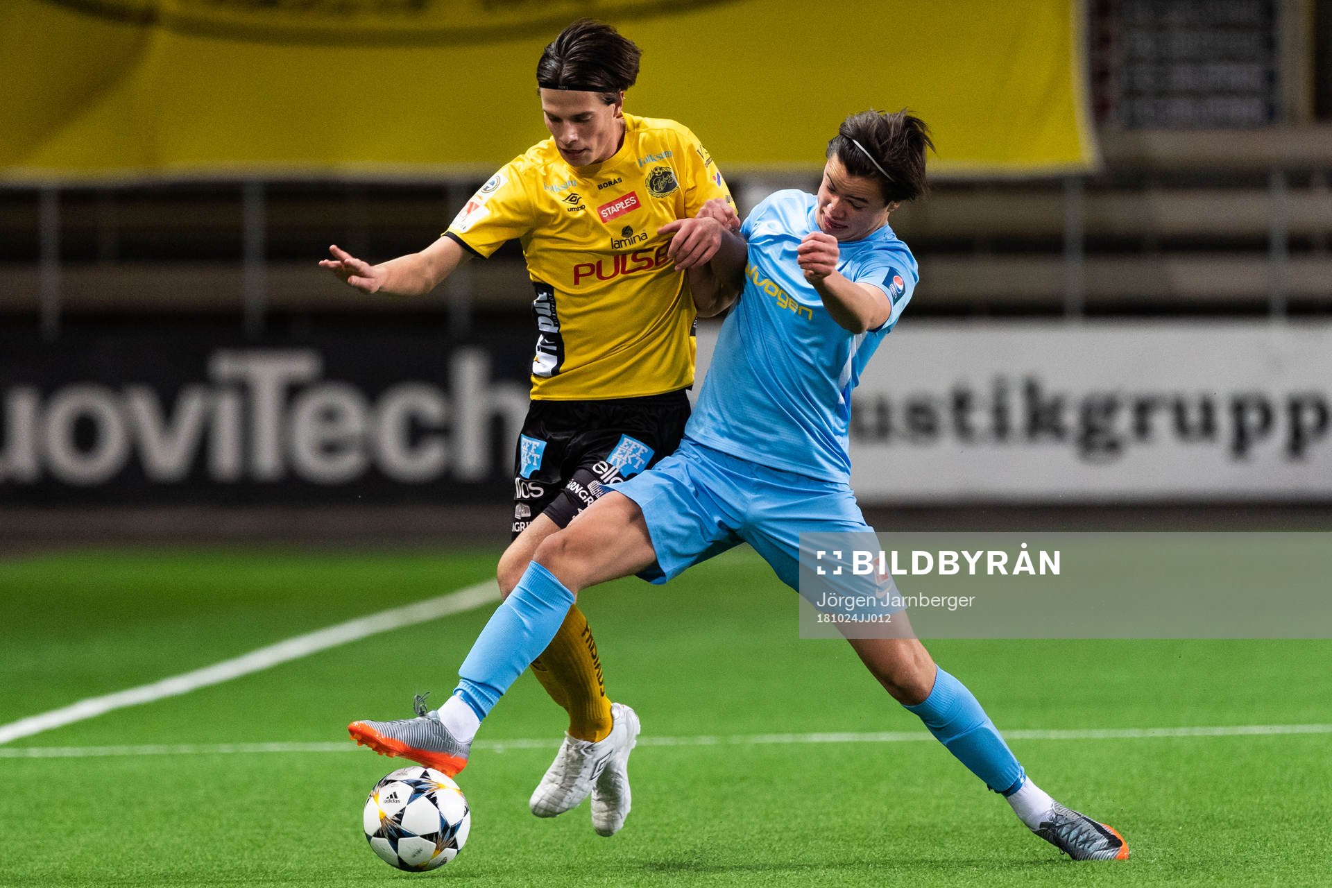Elfsborgs Joakim Engström och KR Reykjaviks Pétur