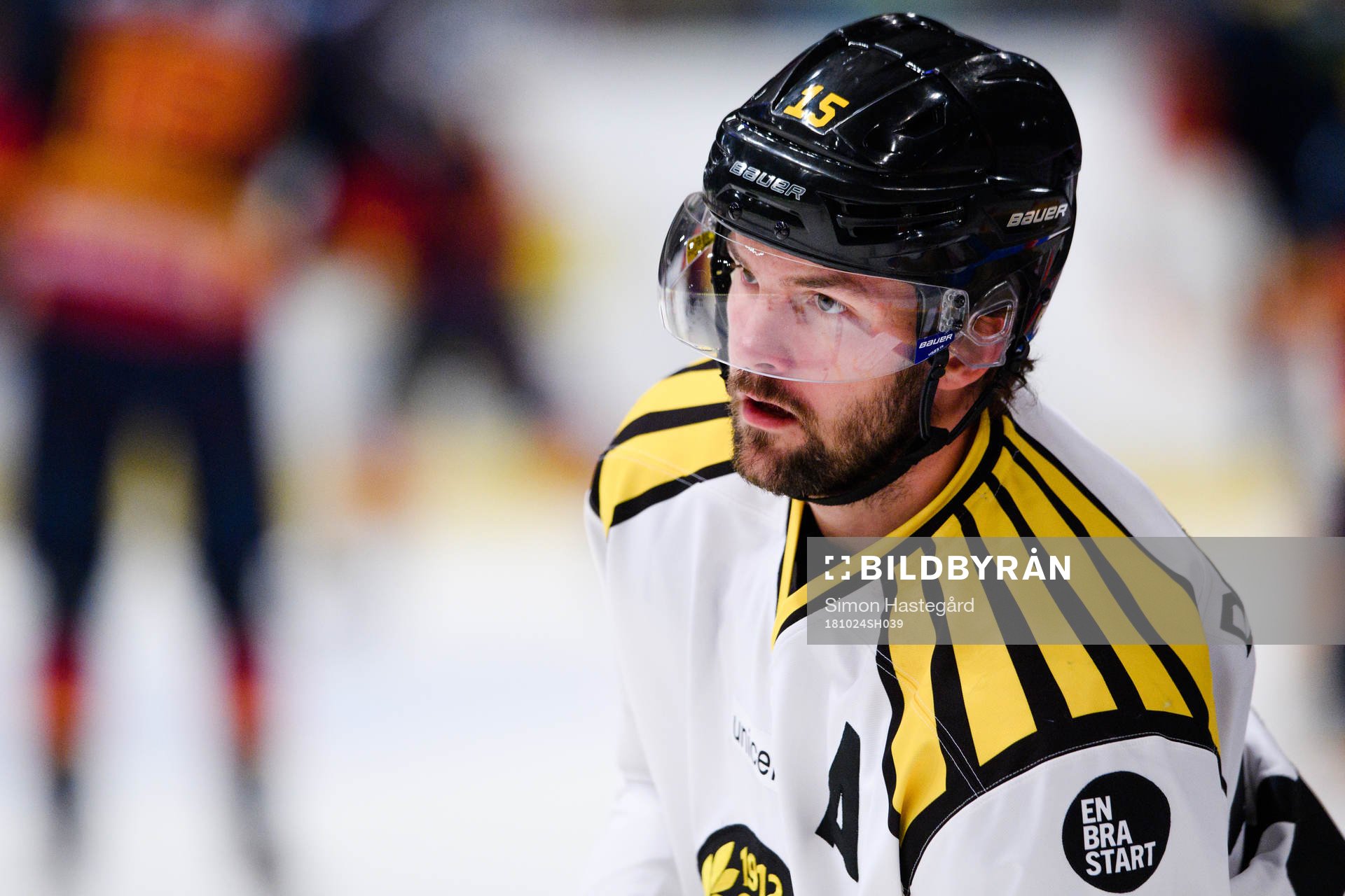 Brynäs Simon Bertilsson före ishockeymatchen i SHL mellan