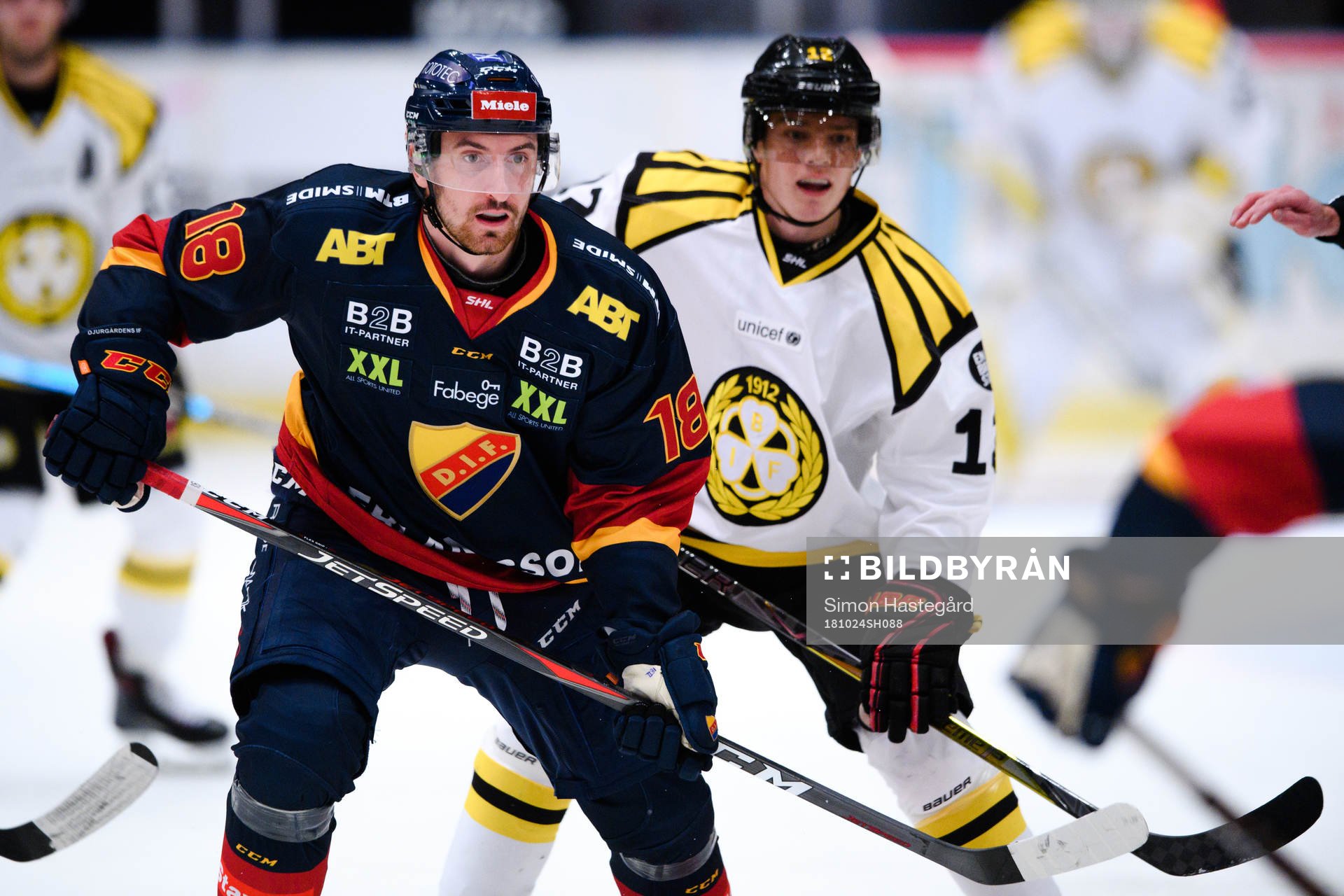 Djurgårdens Albin Lundin  och Brynäs Samuel Asklöf