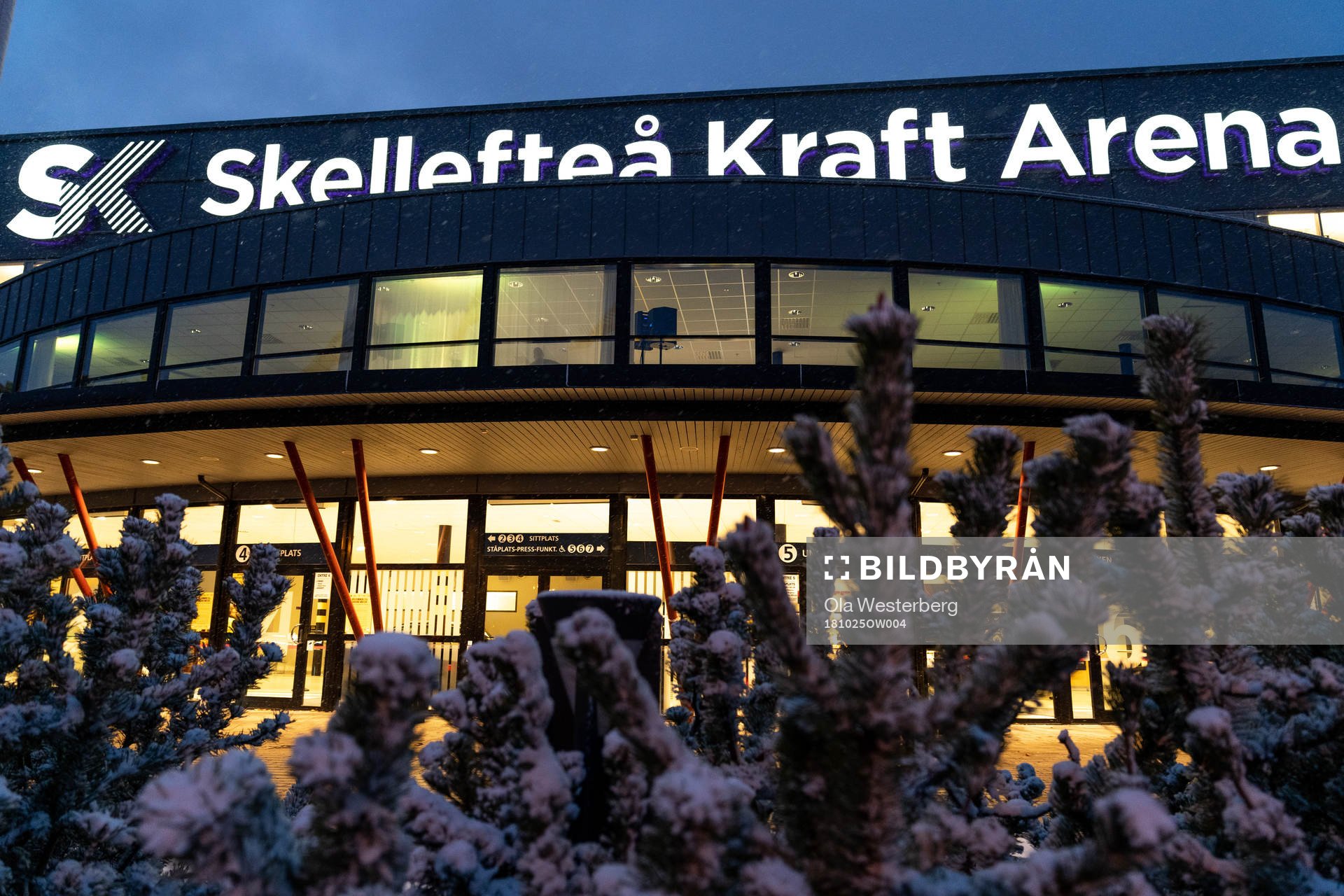 Skellefteås Kraft Arena exteriört före ishockeymatchen i