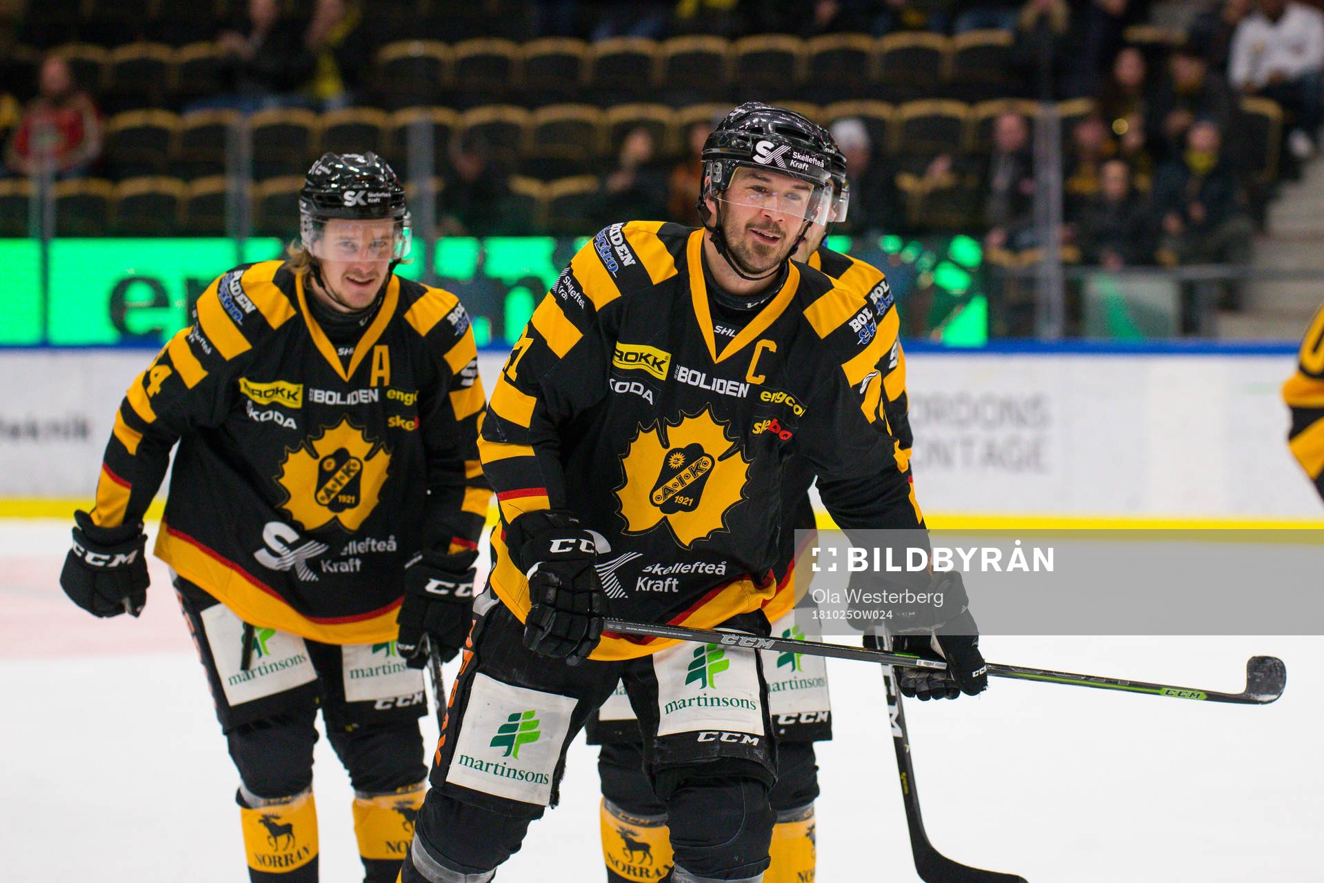 Skellefteås Jimmie Ericsson och Jonathan Pudas jublar