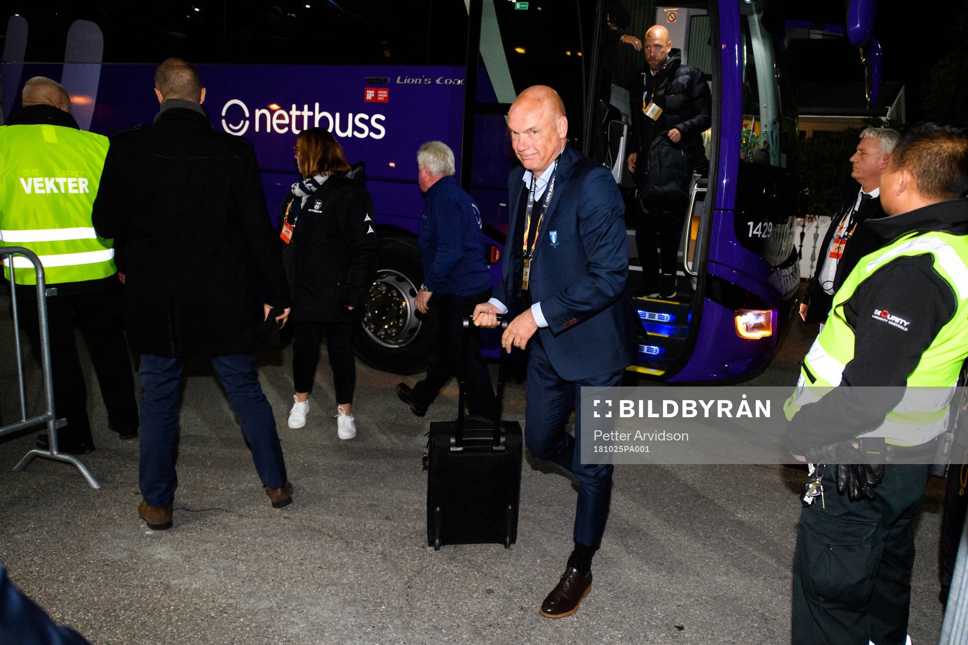 Head coach Uwe Rösler of Malmö FF arrives to the stadium