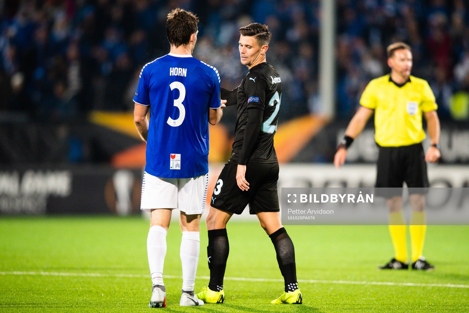 Marcus Antonsson of Malmö FF thanks Jörgen Horn of