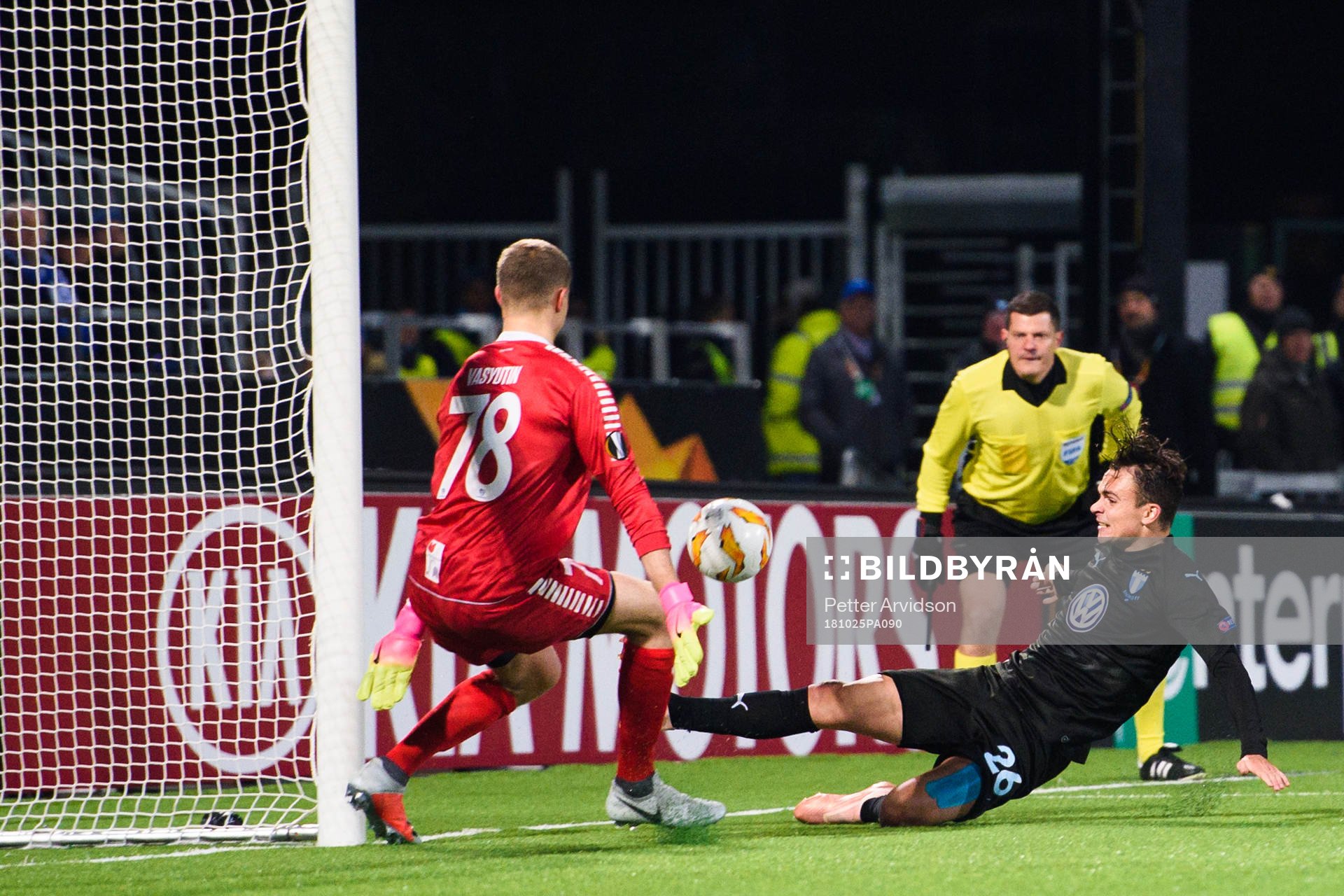 Andreas Vindheim of Malmö FF scored 0-1 behind Goalkeeper