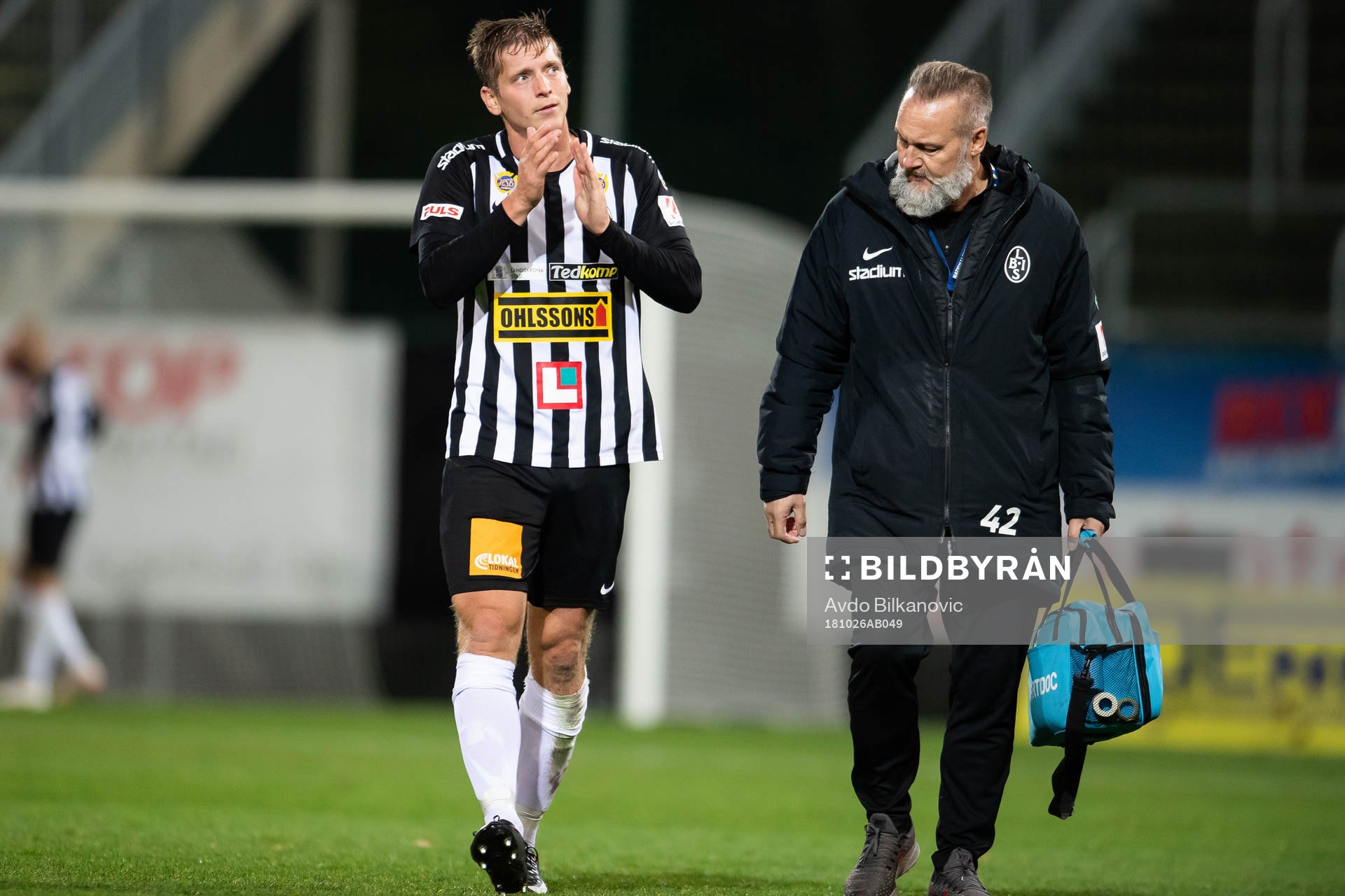 Landskronas Philip Andersson lämnar fotbollsplanen