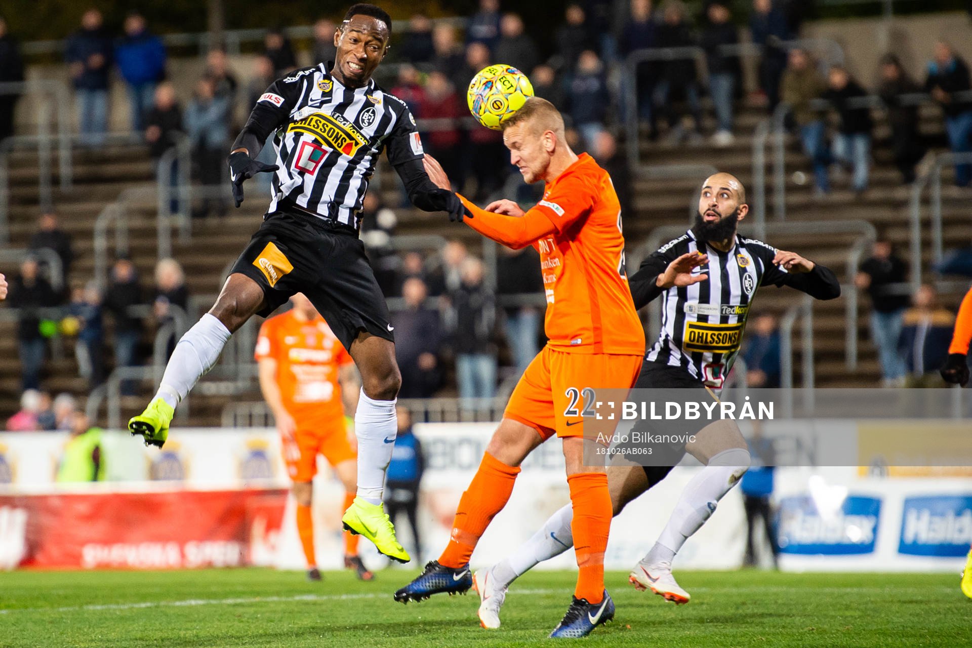 Landskronas Karim Sadat och AFC Eskilstunas Alexander Michel
