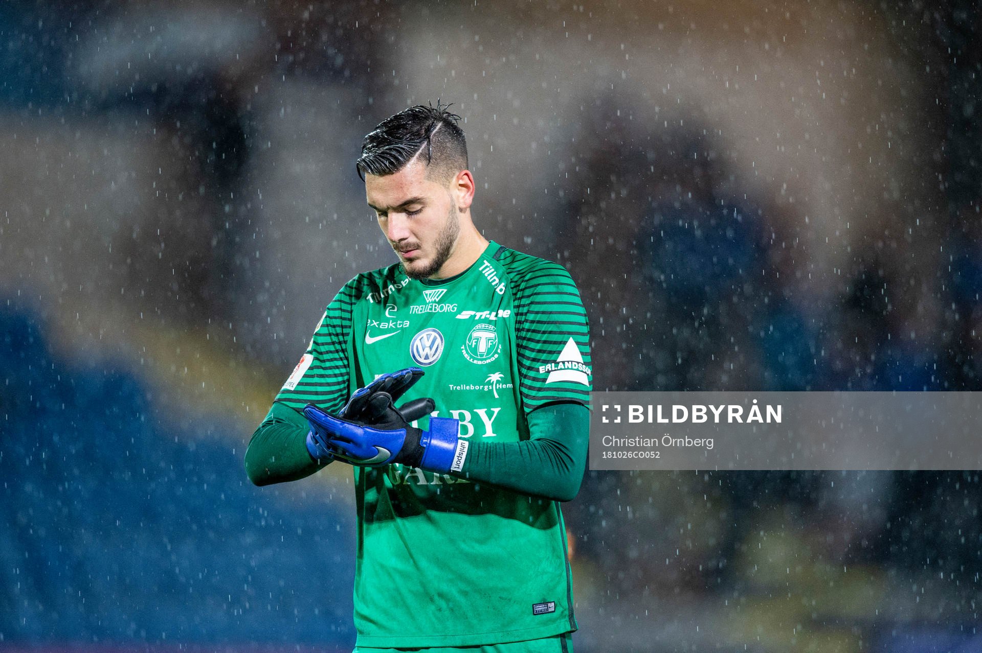 Trelleborgs målvakt Marko Johansson deppar