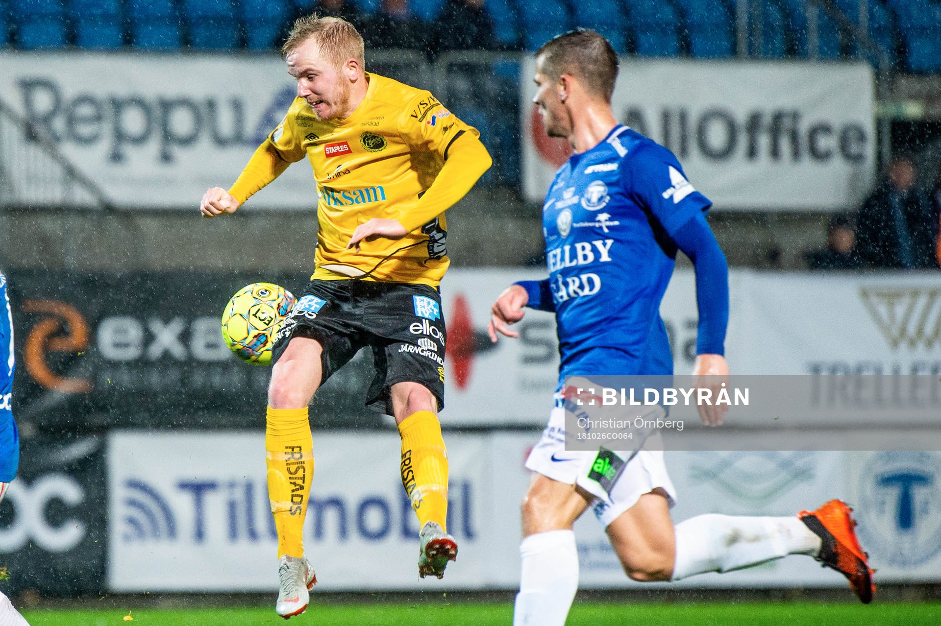 Elfsborgs Simon Lundevall mot Trelleborgs Felix Hörberg