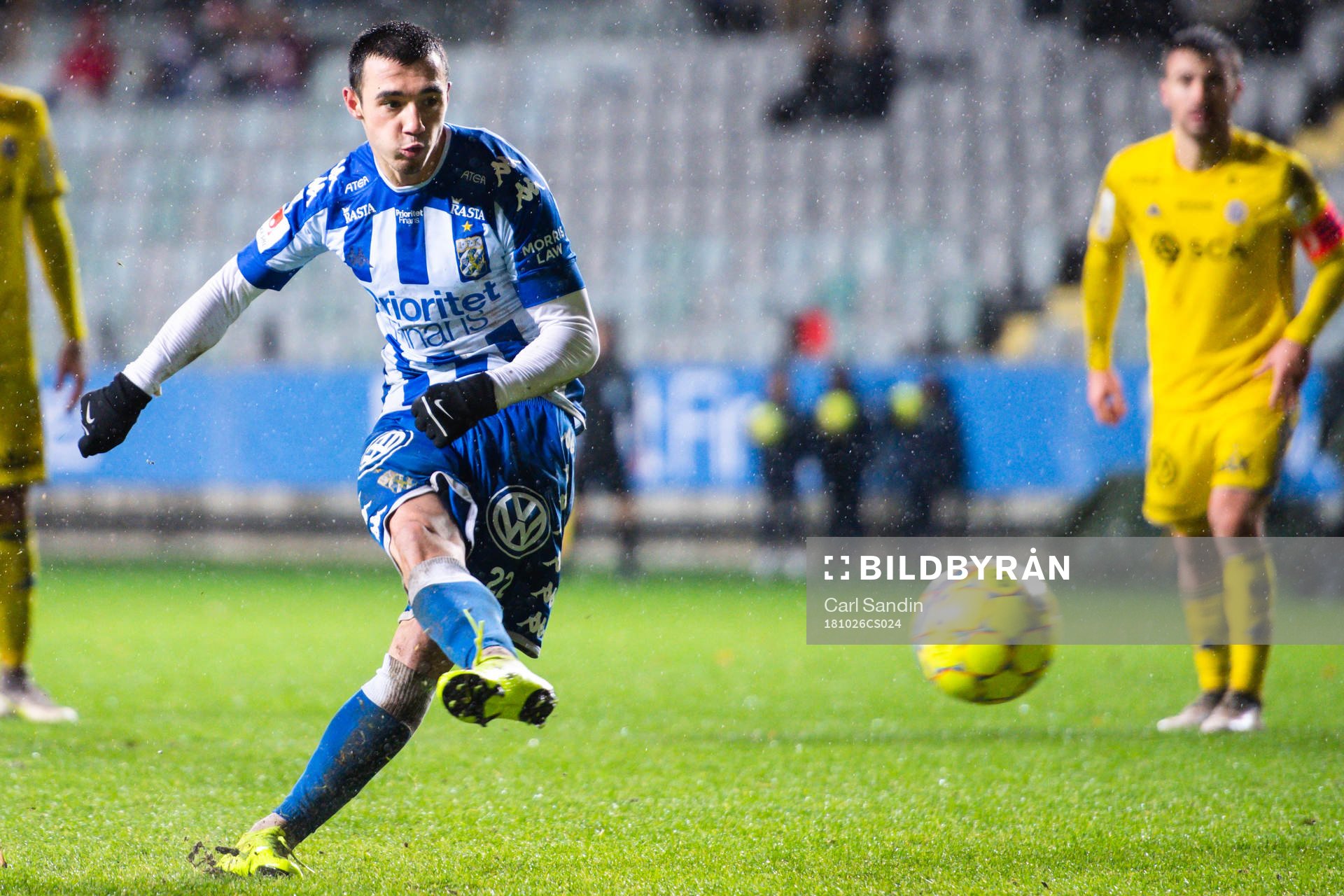 IFK Göteborgs Giorgi Kharaishvili gör 1-2 på straff