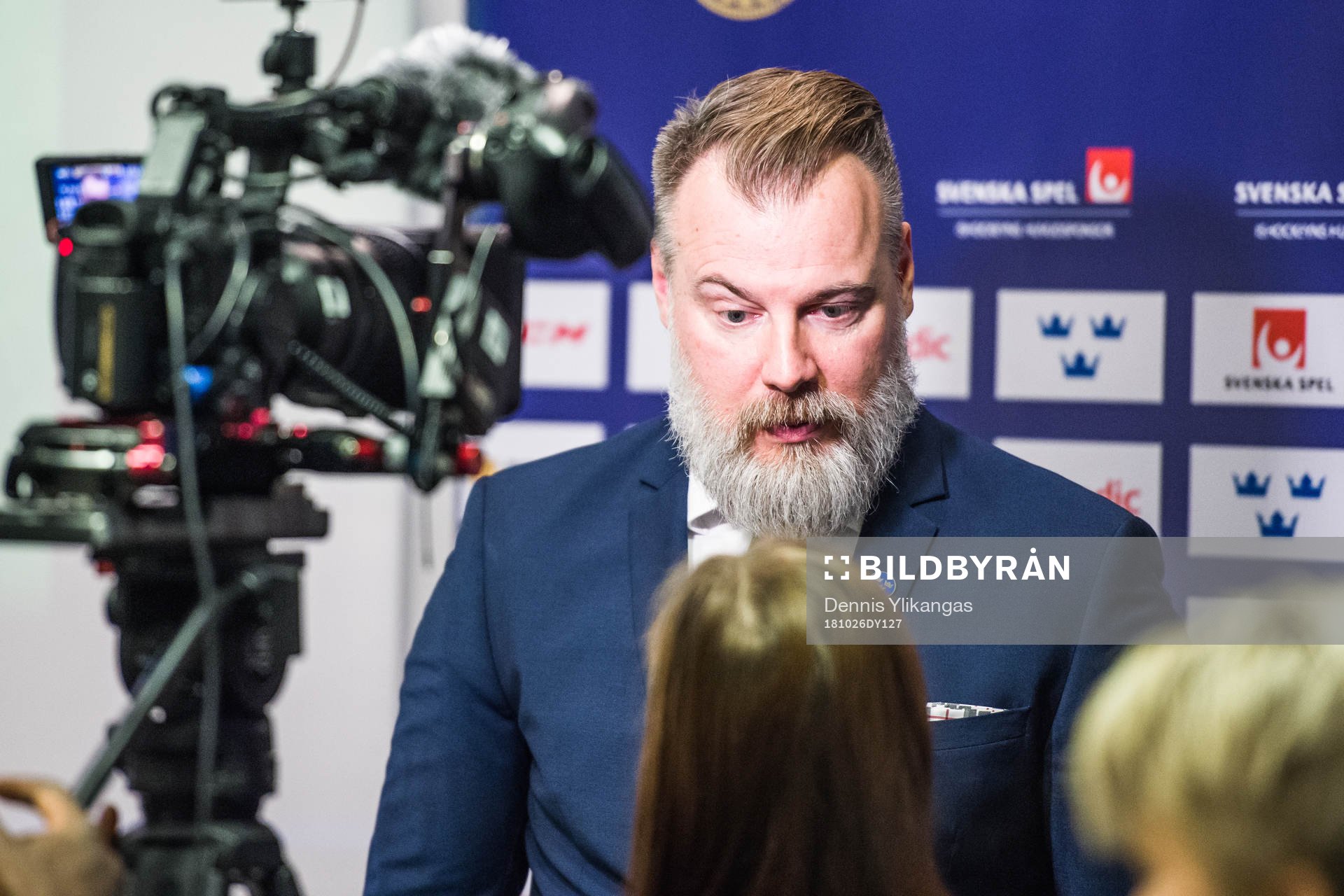 Tre Kronors förbundskapten Rikard Grönborg i en intervju