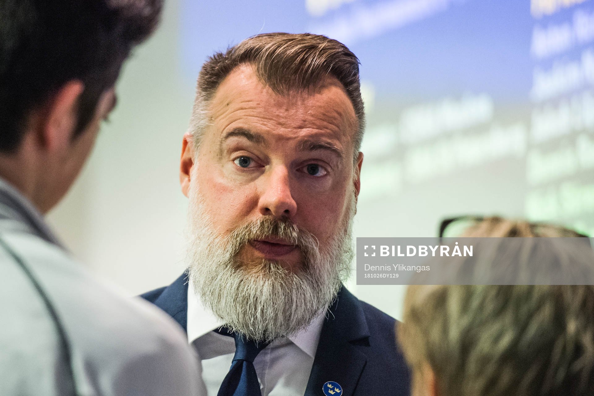 Tre Kronors förbundskapten Rikard Grönborg i en intervju
