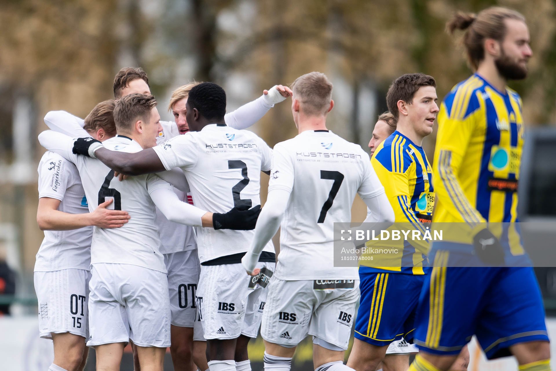 Oskarshamns Emil Skogh jublar medan Eskilsminnes Mathias
