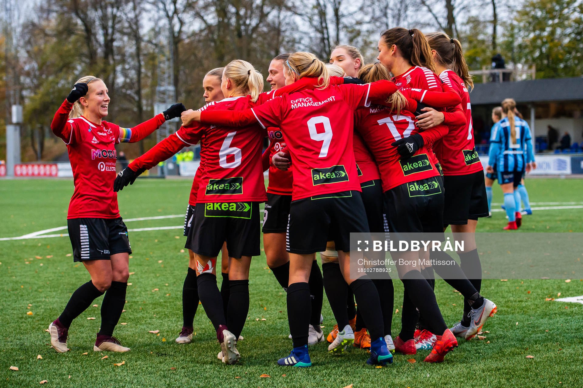 LB07s spelare jublar efter 1-0 målet under fotbollsmatchen i Damallsvenskan mellan LB07 och Djurgården den 27 oktober 2018 i Limhamn.