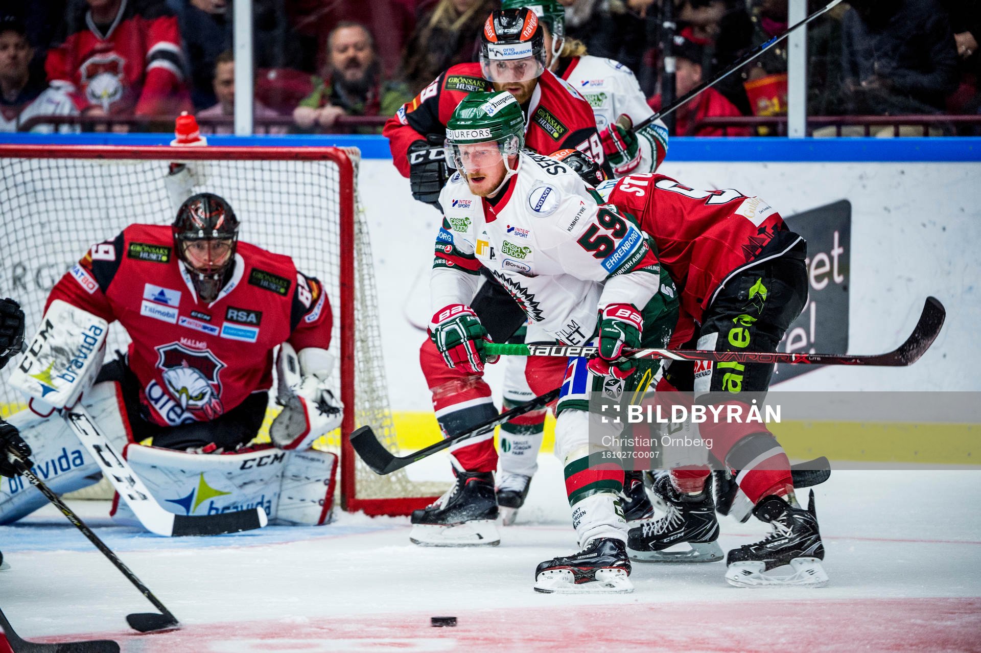 Frölundas Simon Hjalmarsson mot Malmö Redhawks Frederik