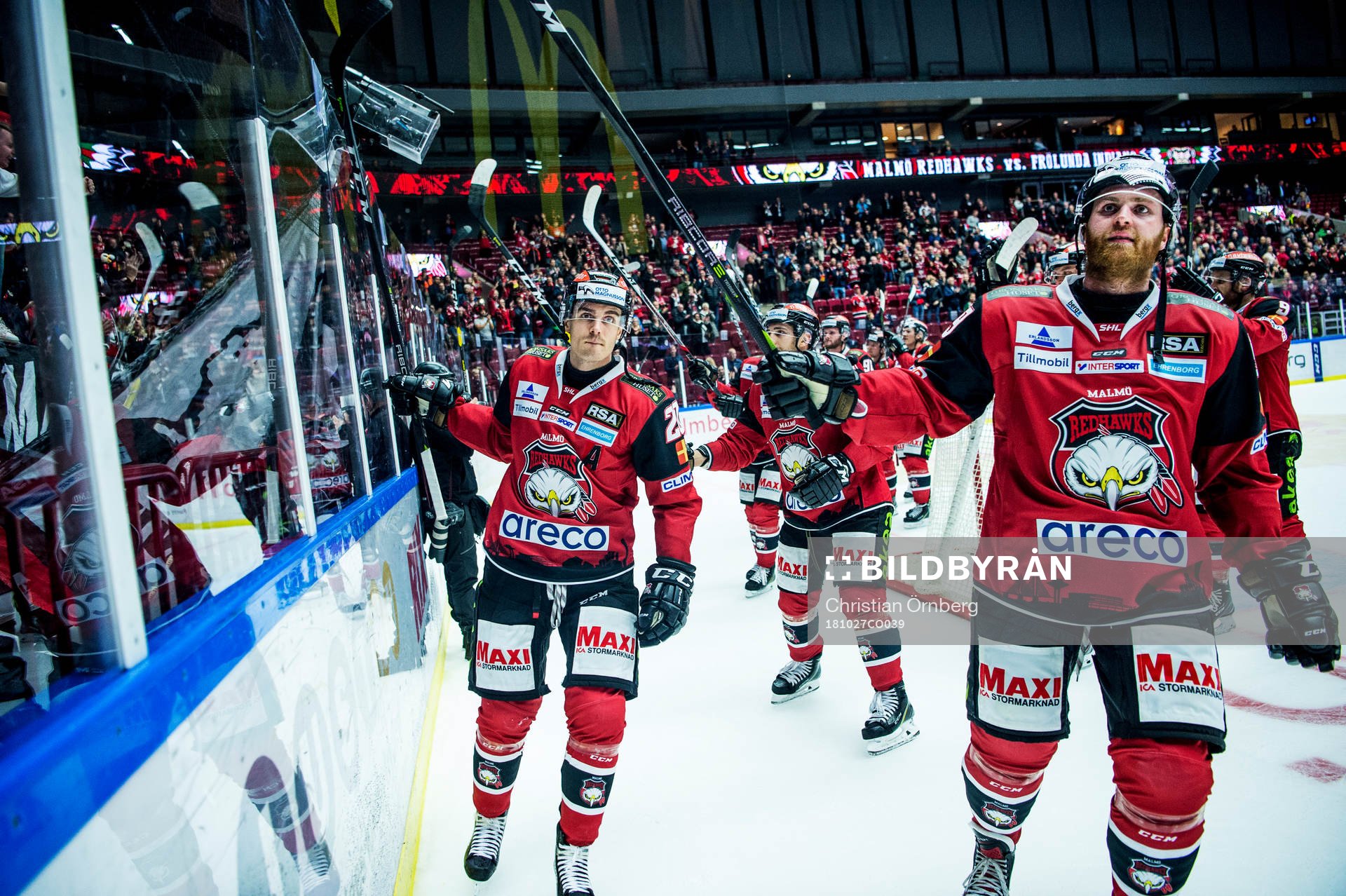 Malmö Redhawks Henrik Hetta och Anton Mylläri jublar med