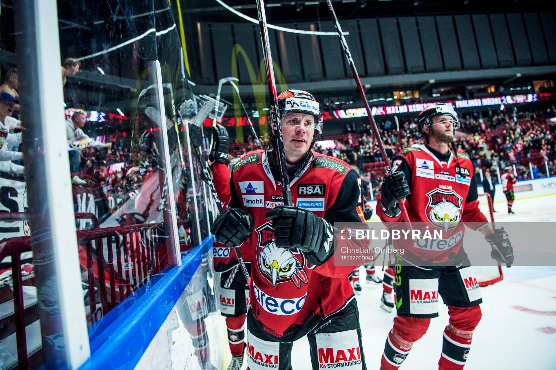 Malmö Redhawks Stefan Warg jublar med lagkamraterna