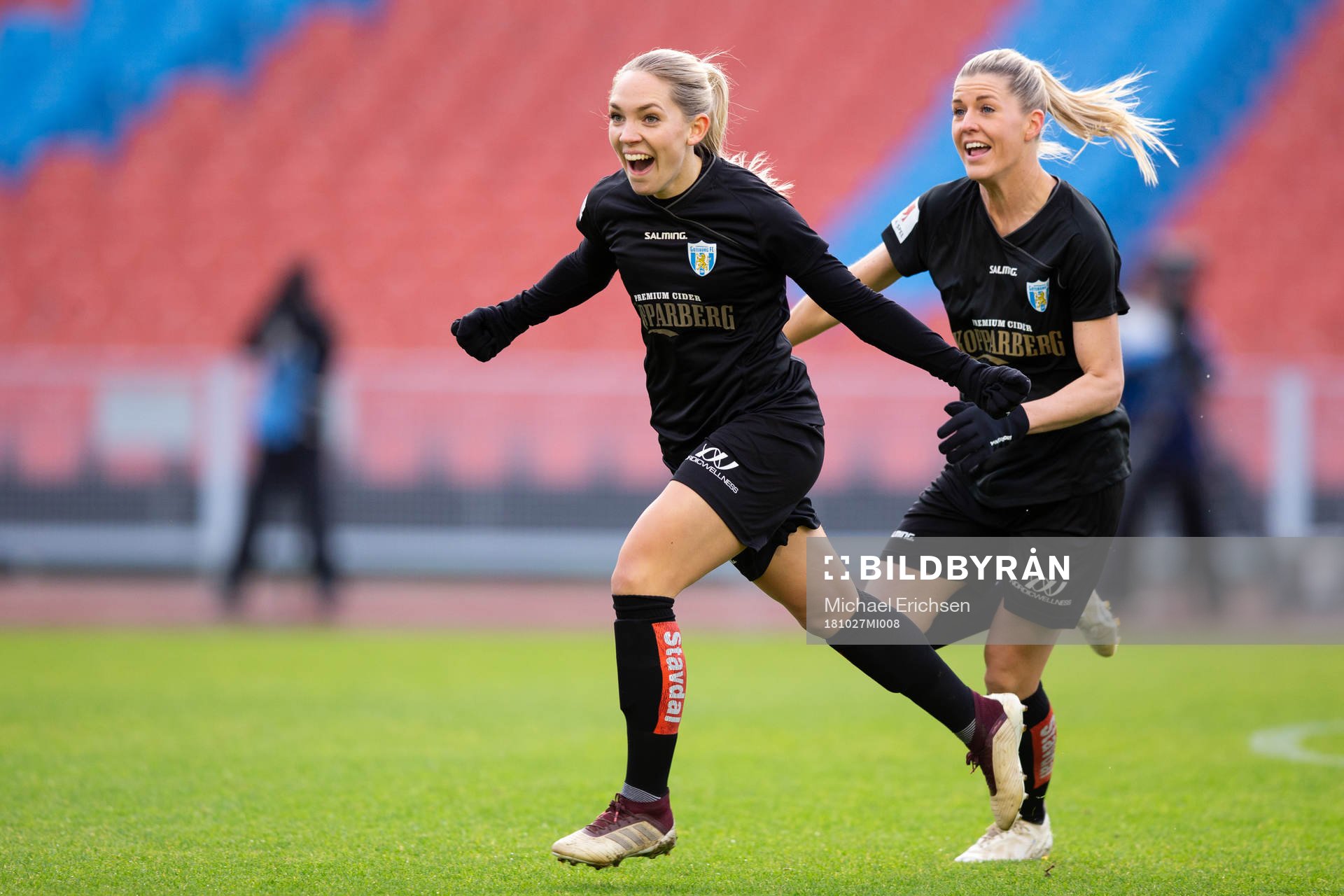 Göteborgs Elin Rubensson och Olivia Schough jublar