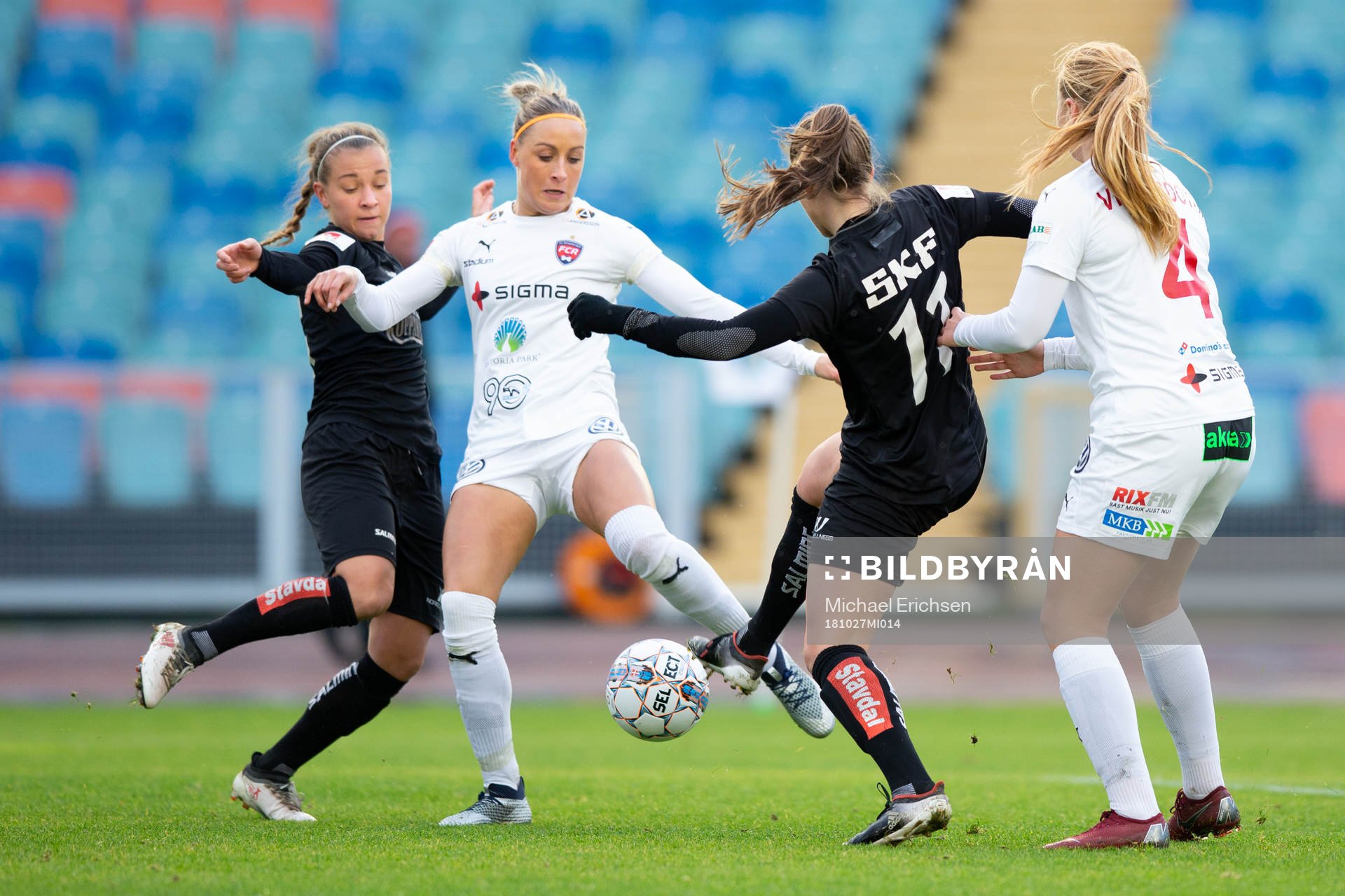 Göteborgs Julia Zigiotti Olme i närkamp Sanne Troelsgaard