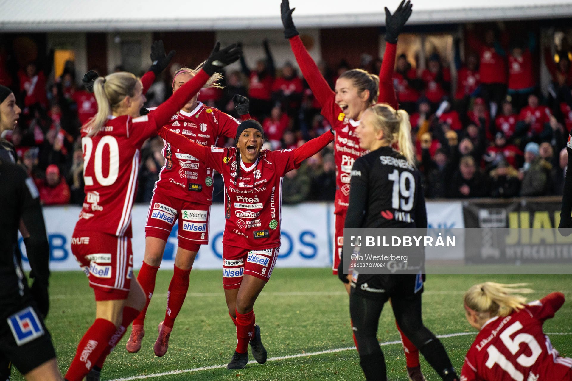 Piteås Emelie Lövgren , Madelen Janogy och Jo Blankenship