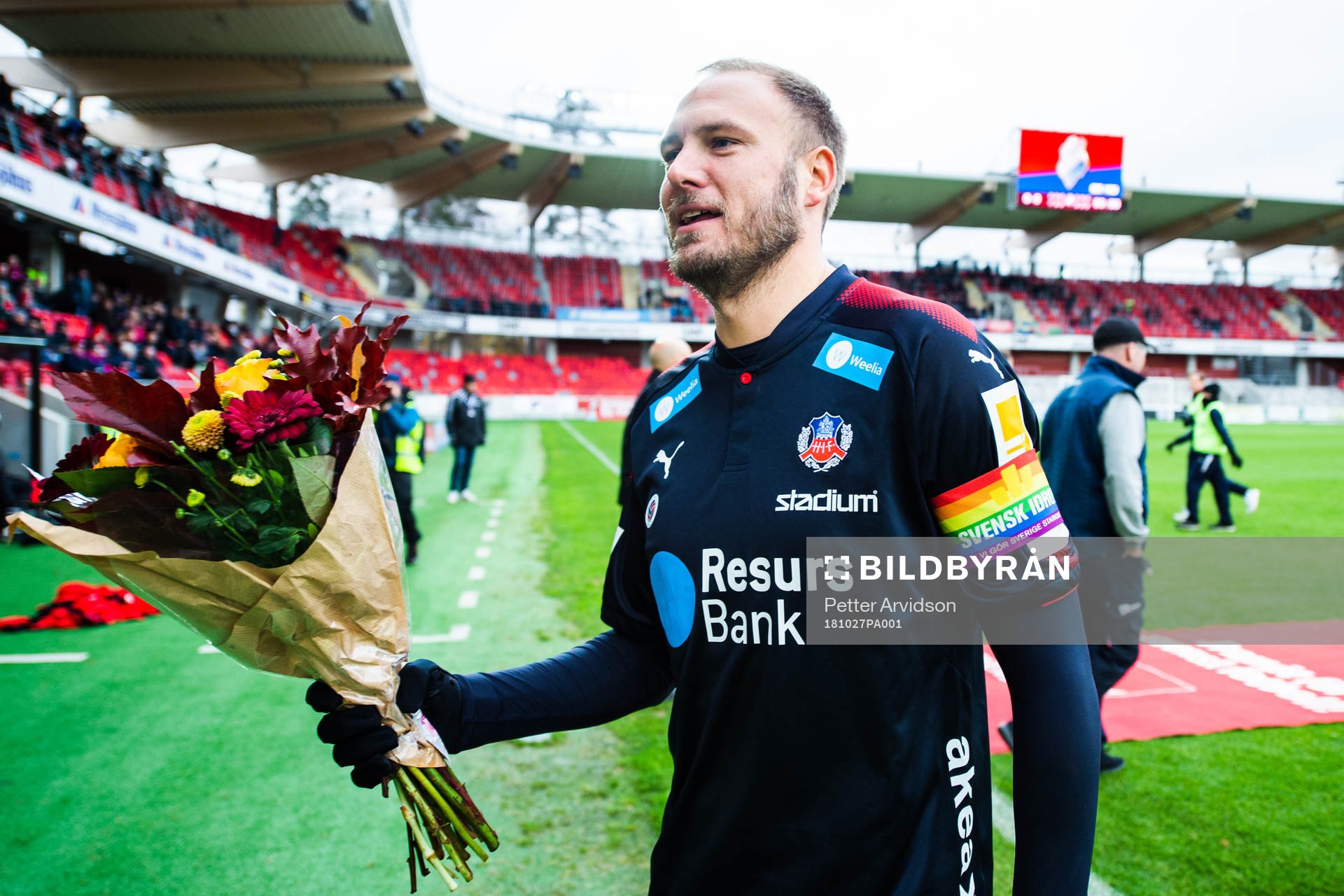 Helsingborgs Andreas Granqvist med blommor
