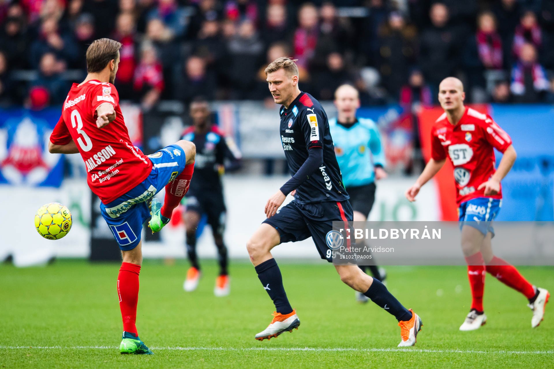 Helsingborgs Andri Runar Bjarnason  och Östers Månz