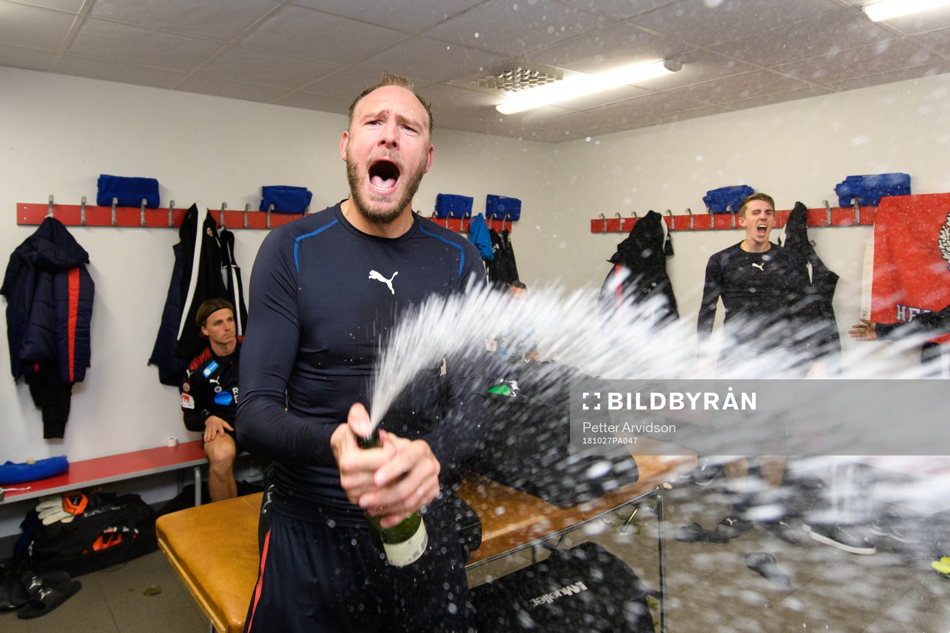 Helsingborgs Andreas Granqvist jublar i omklädningsrummet