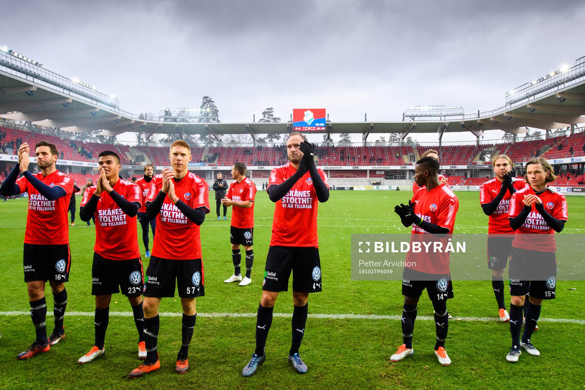 Helsingborgs spelare tackar publiken