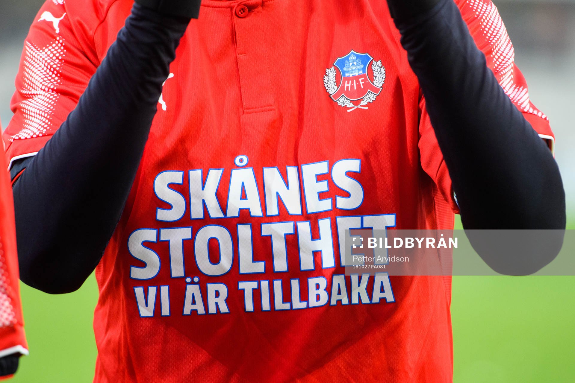 Helsingborgs spelare med tröjor där det står Skånes
