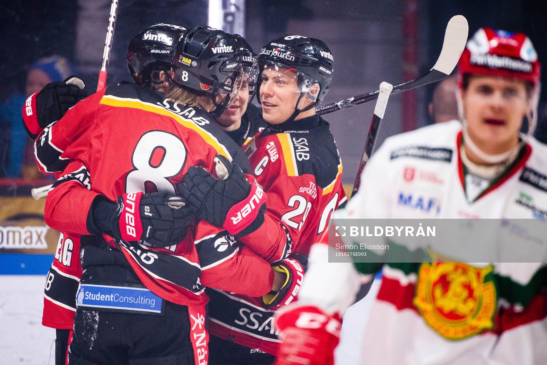 Luleås Erik Gustafsson jublar