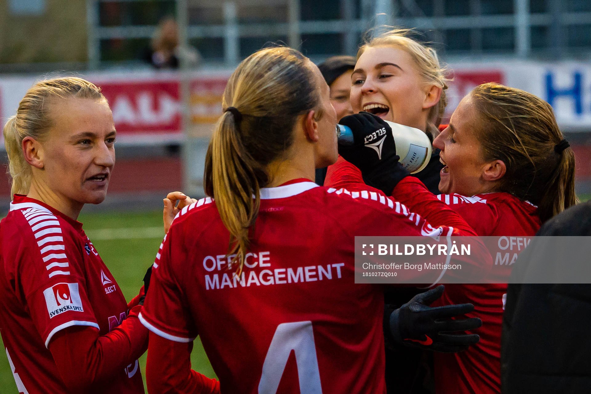 LB07s spelare jublar