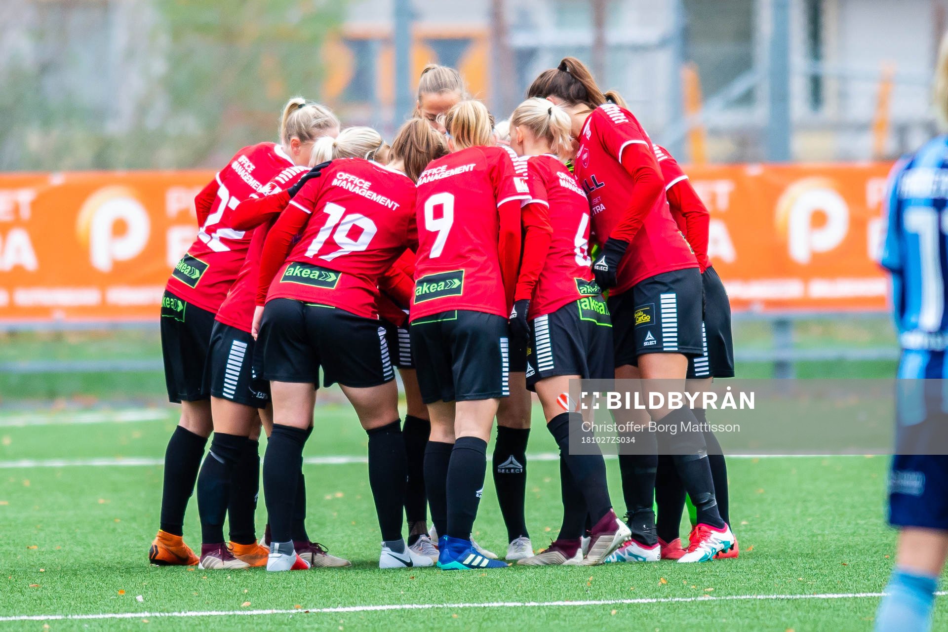 LB07s spelare samlas