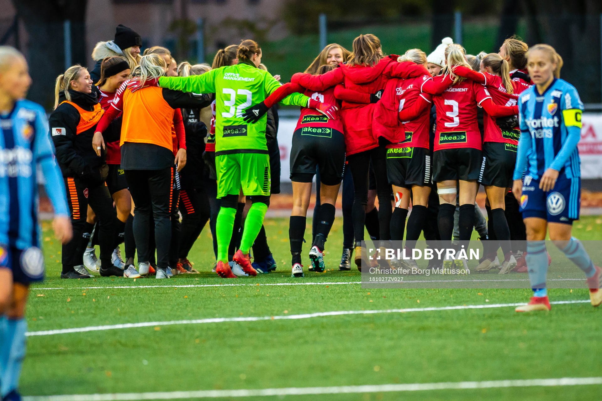 LB07s spelare jublar