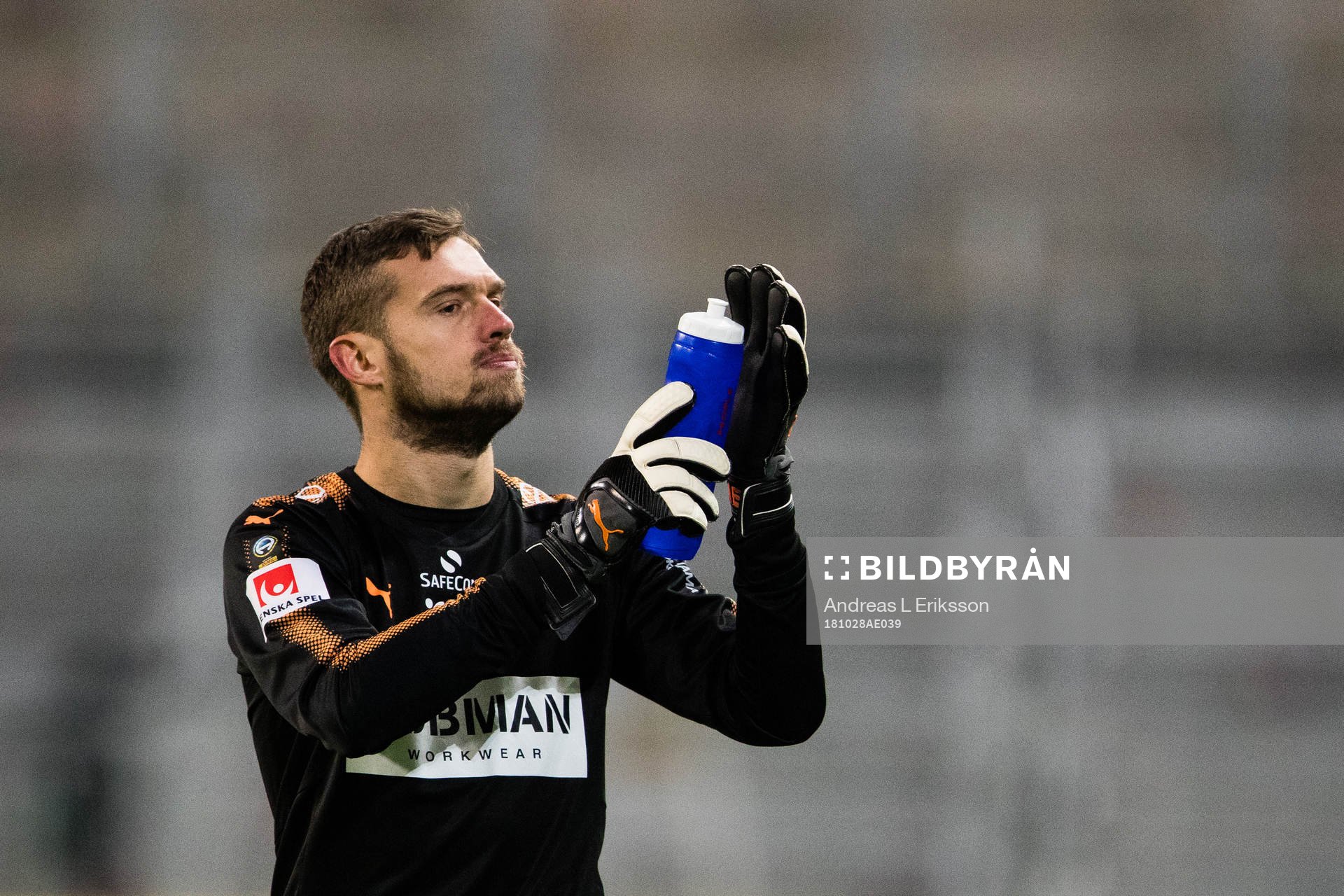 Hammarbys Davor Blazevic tackar publiken