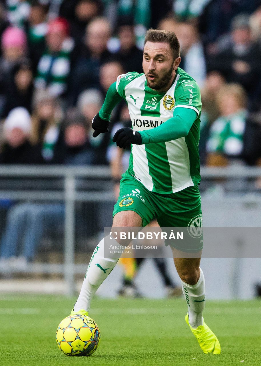 Hammarbys Muamer Tankovic med bollen