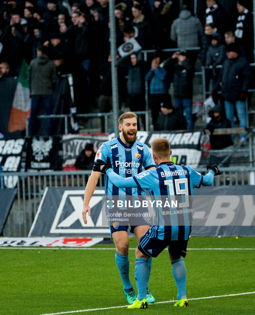 Djurgårdens Niklas Gunnarsson och Nicklas Bärkroth jublar