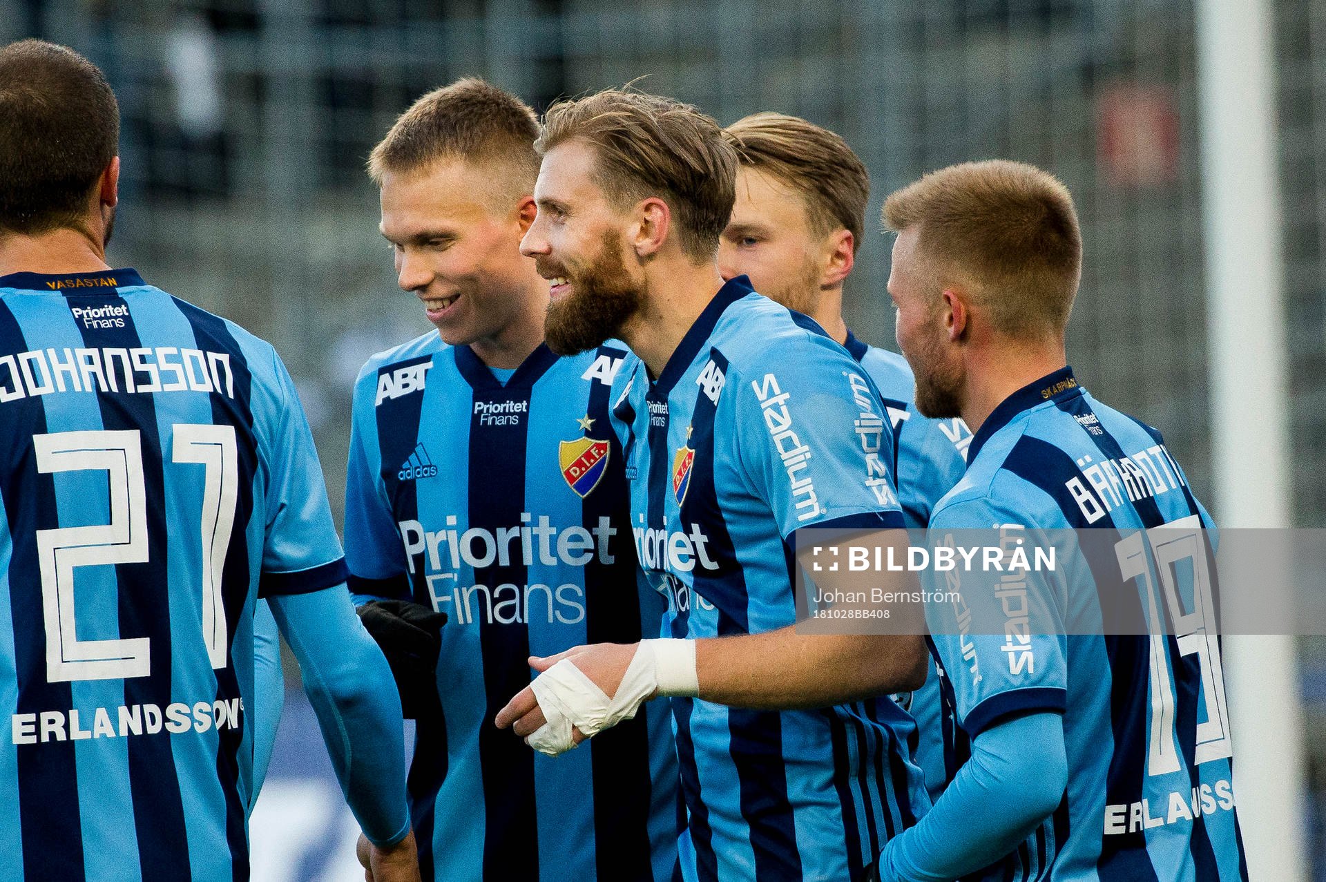 Djurgårdens Niklas Gunnarsson och Nicklas Bärkroth jublar