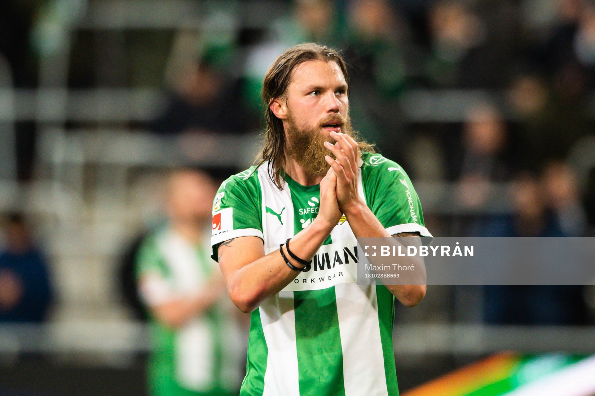Hammarbys Björn Paulsen tackar publiken