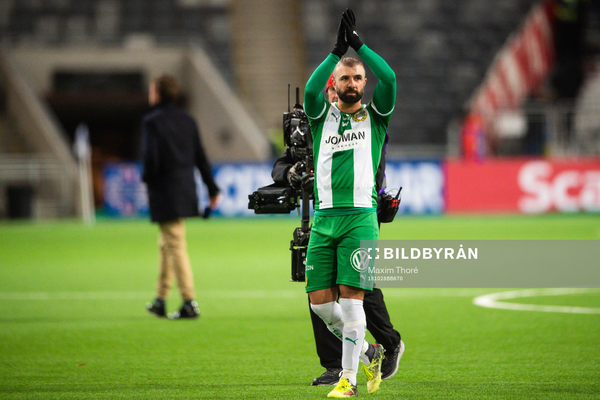 Hammarbys Kennedy Bakircioglu tackar publiken