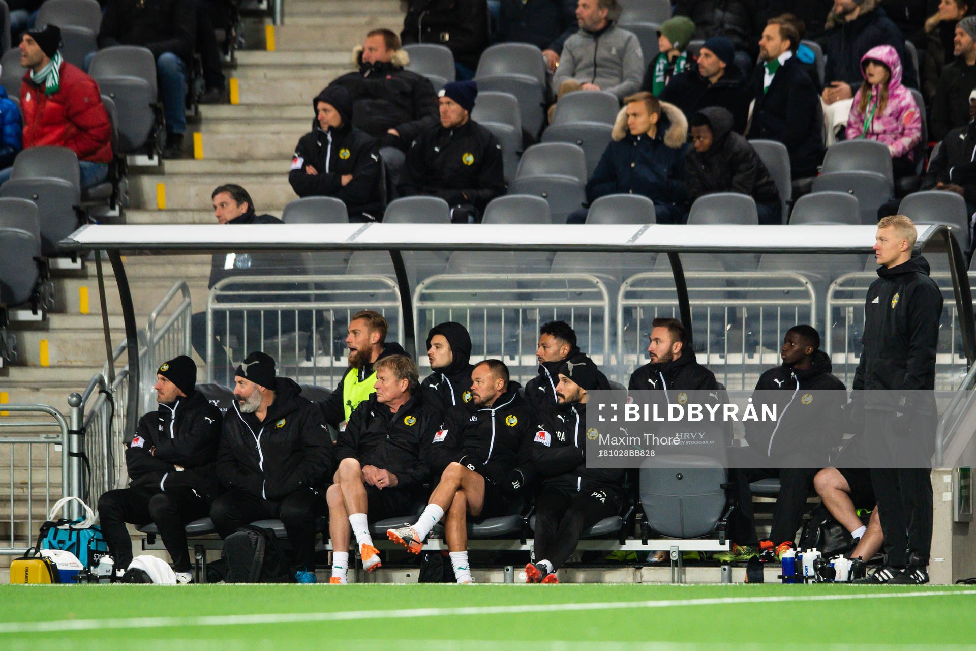 Hammarbys bänk under fotbollsmatchen i Allsvenskan mellan Hammarby och Kalmar den 28 oktober 2018 i Stockholm. 
