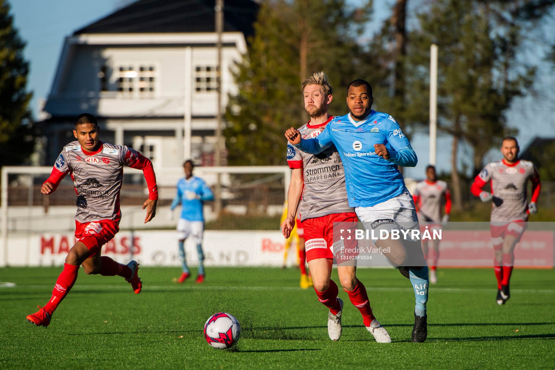 Kristian Jahr of Strømmen and Erixon Danso of Sandnes Ulf
