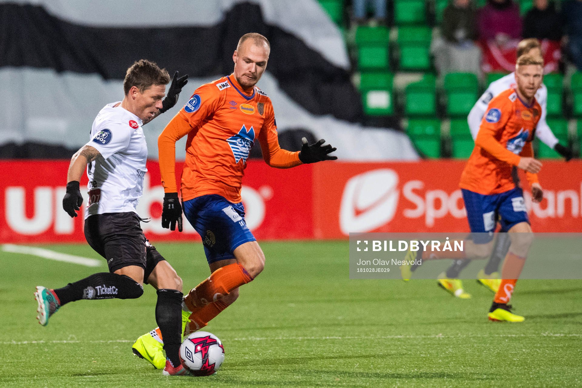 Bjørn Helge Riise of Sogndal and Aron Elís Thrándarson
