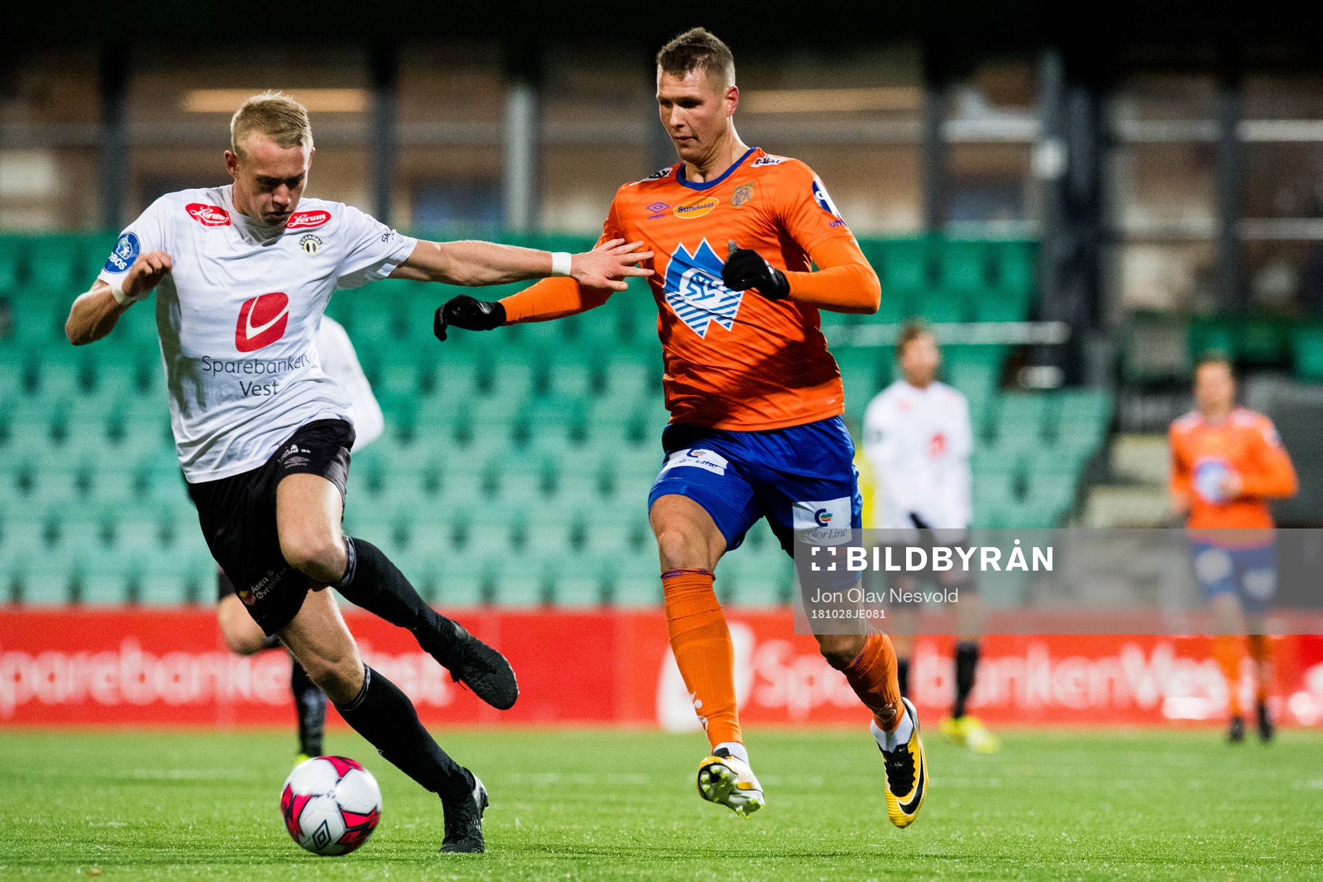 Per Magnus Steiring of Sogndal and Hólmbert Fridjónsson of Aalesund during the OBOS-ligaen match between Sogndal and Aalesund on October 28, 2018 in Sogndal.