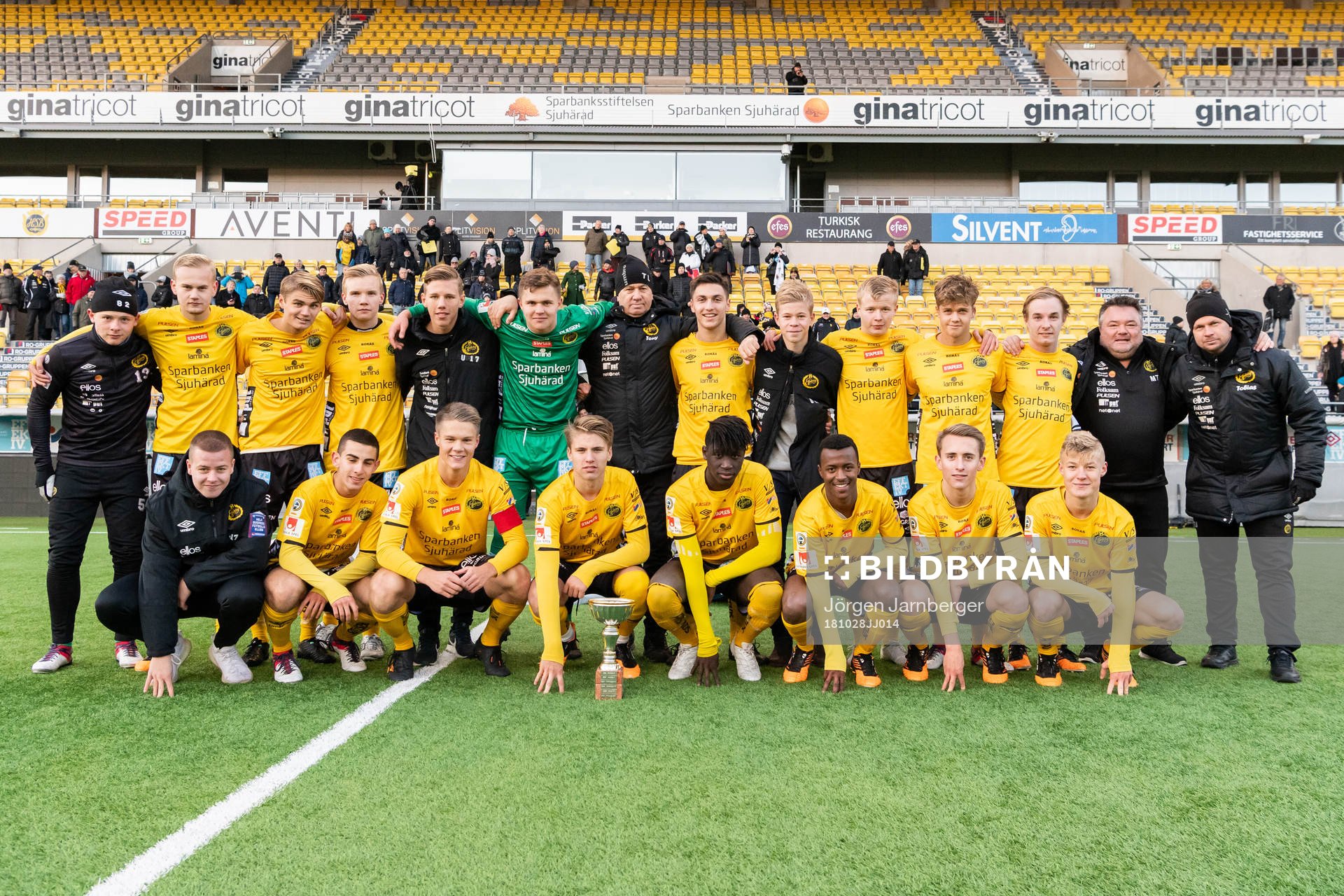 Elfsborgs spelare och ledare jublar