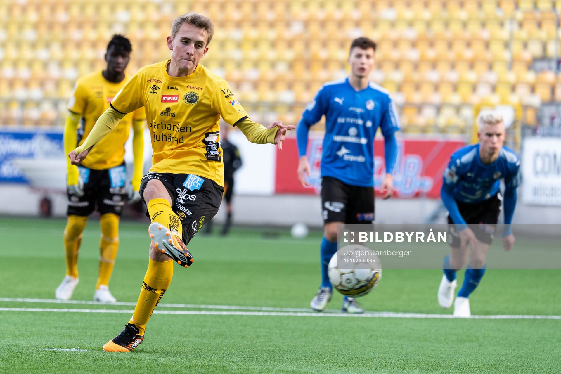 Elfsborgs Jack Cooper Love gör 2-0 på straff