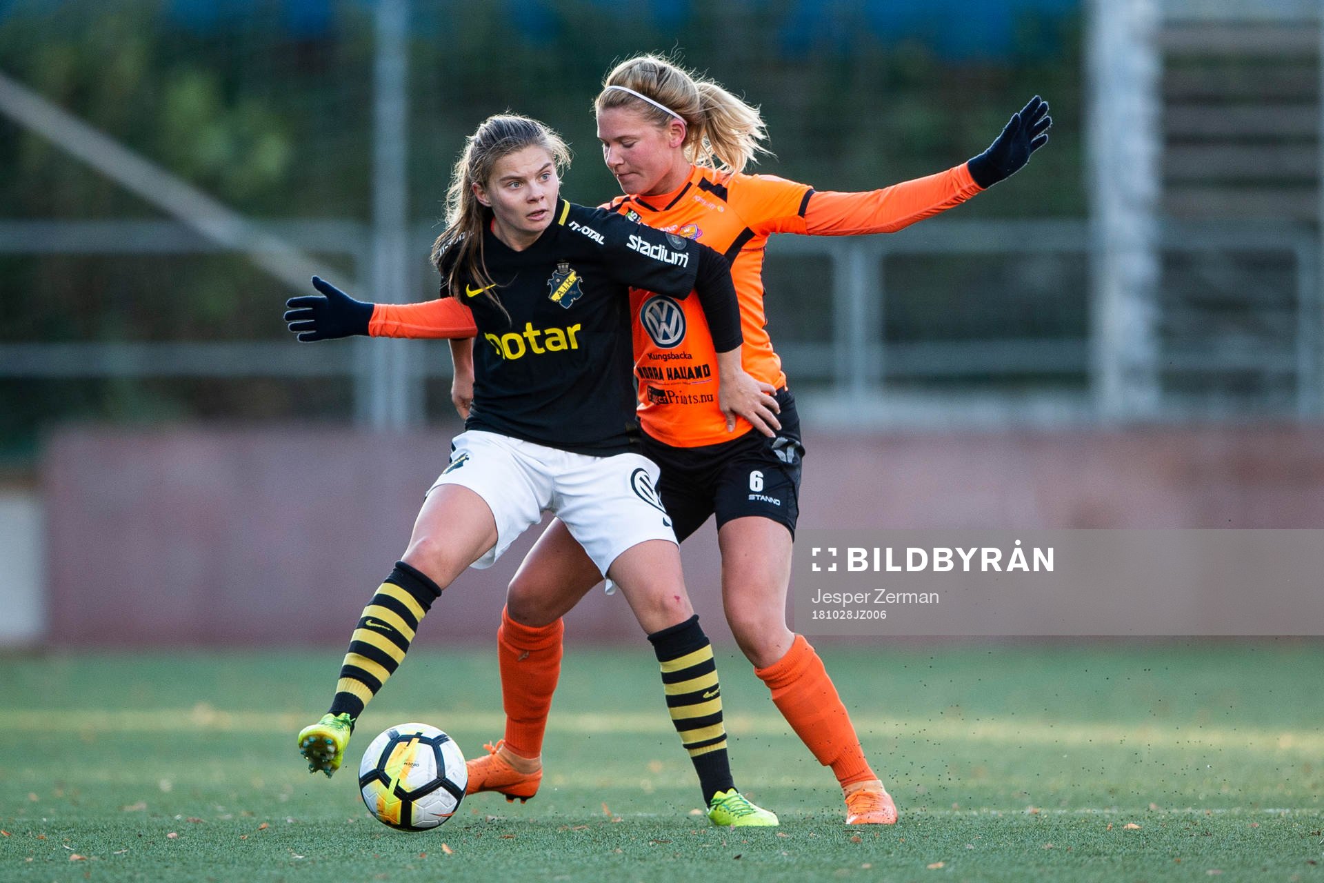 s Therese Simonsson och Kungsbackas Klara Rybrink