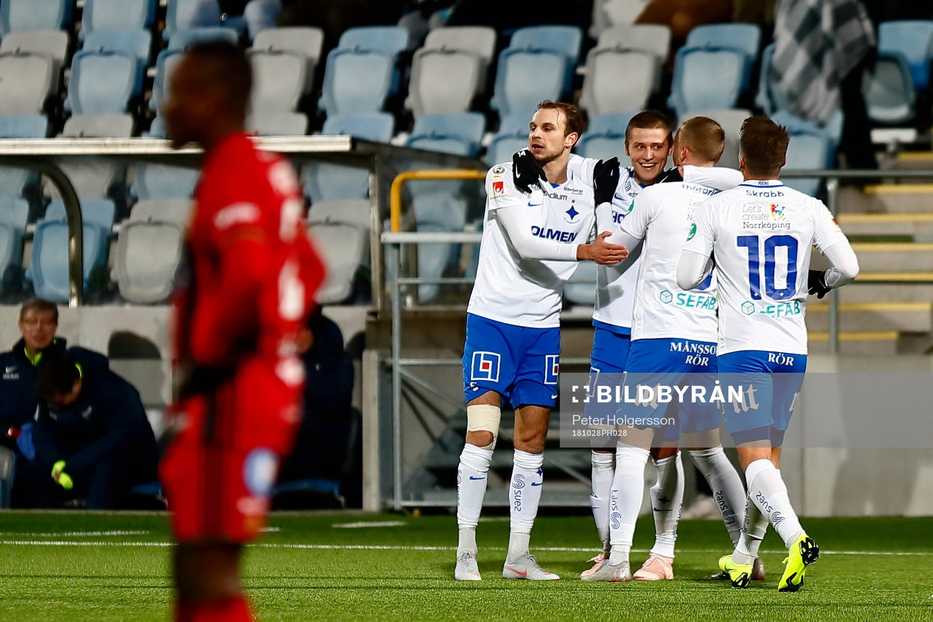 Norrköpings spelare jublar och Östersunds deppar